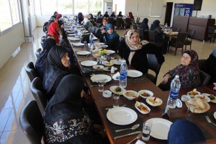 جمعية إيد ب إيد