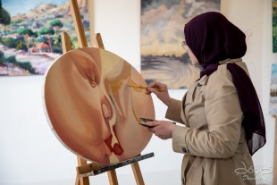 التشكيلية وفاء سلوم