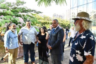 التشكيلية زينب بيضون في معرضها "عبور"