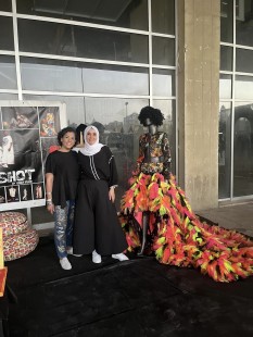 مشاركة التشكيلية يسرى حبحاب في معرض رشيد كرامي الدولي