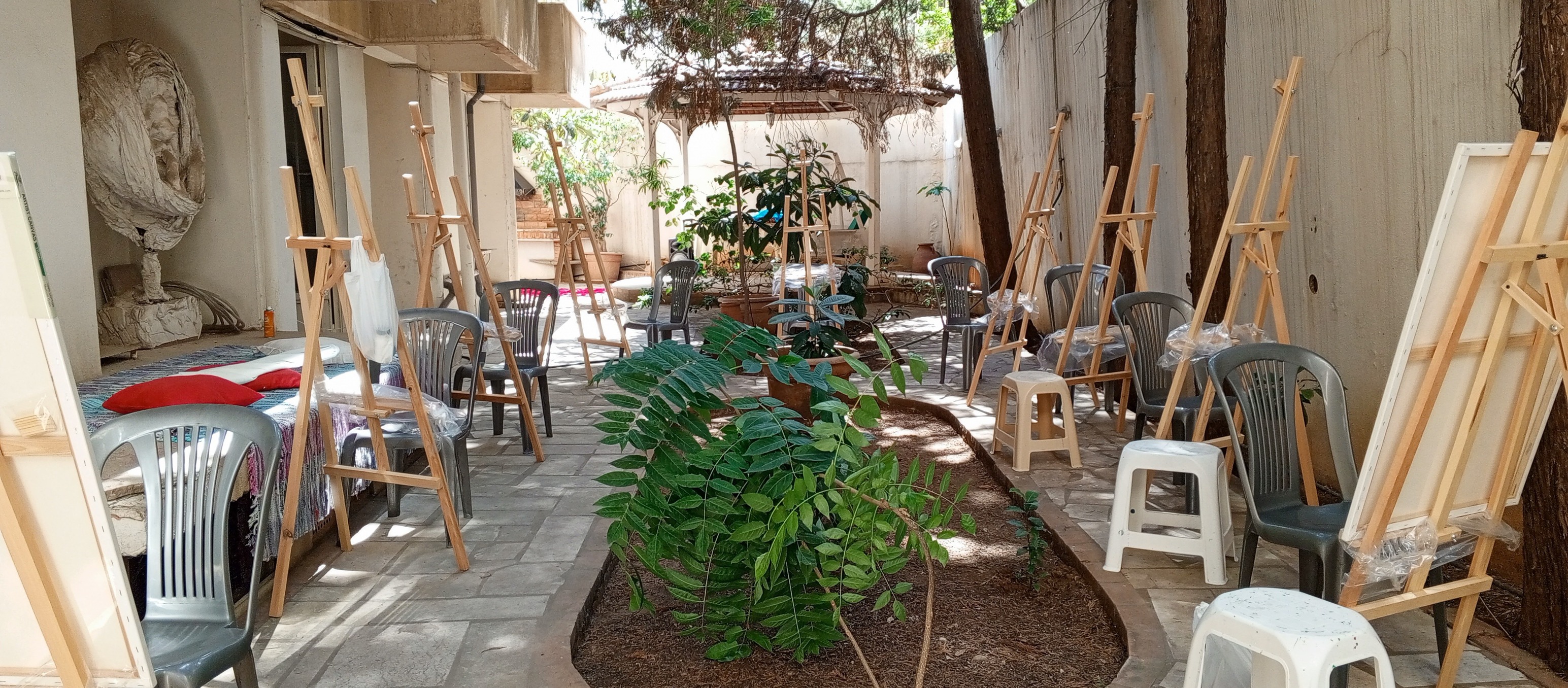 رسم بورتريه مباشر في محترف بسكال مسعود ضمن حملة #BeirutArtDays