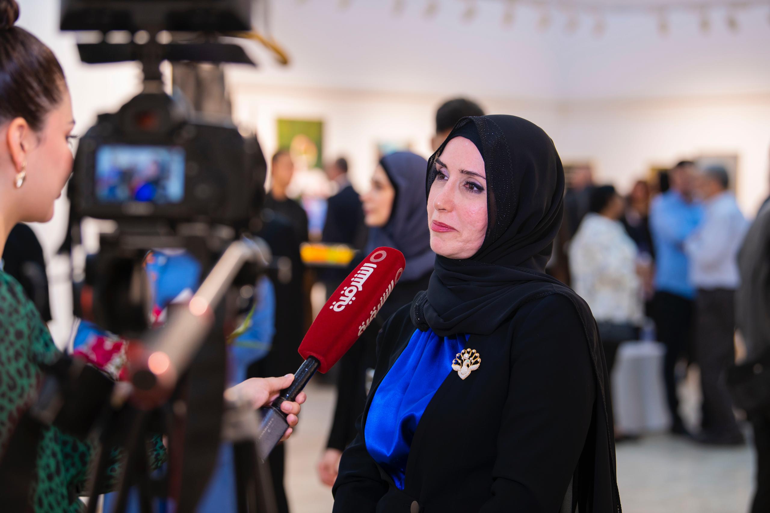 التشكيلية يسرى حبحاب في افتتاح معرضها منارة بيروت في بغداد 