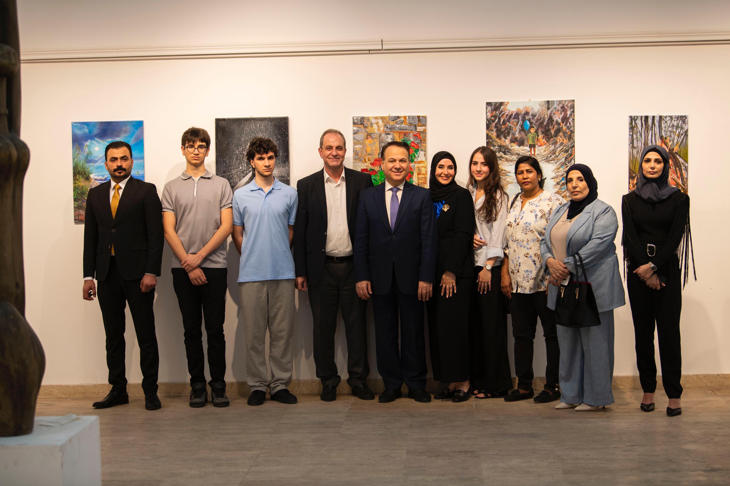 مع التشكيلية يسرى حبحاب "منارة بيروت" في بغداد 