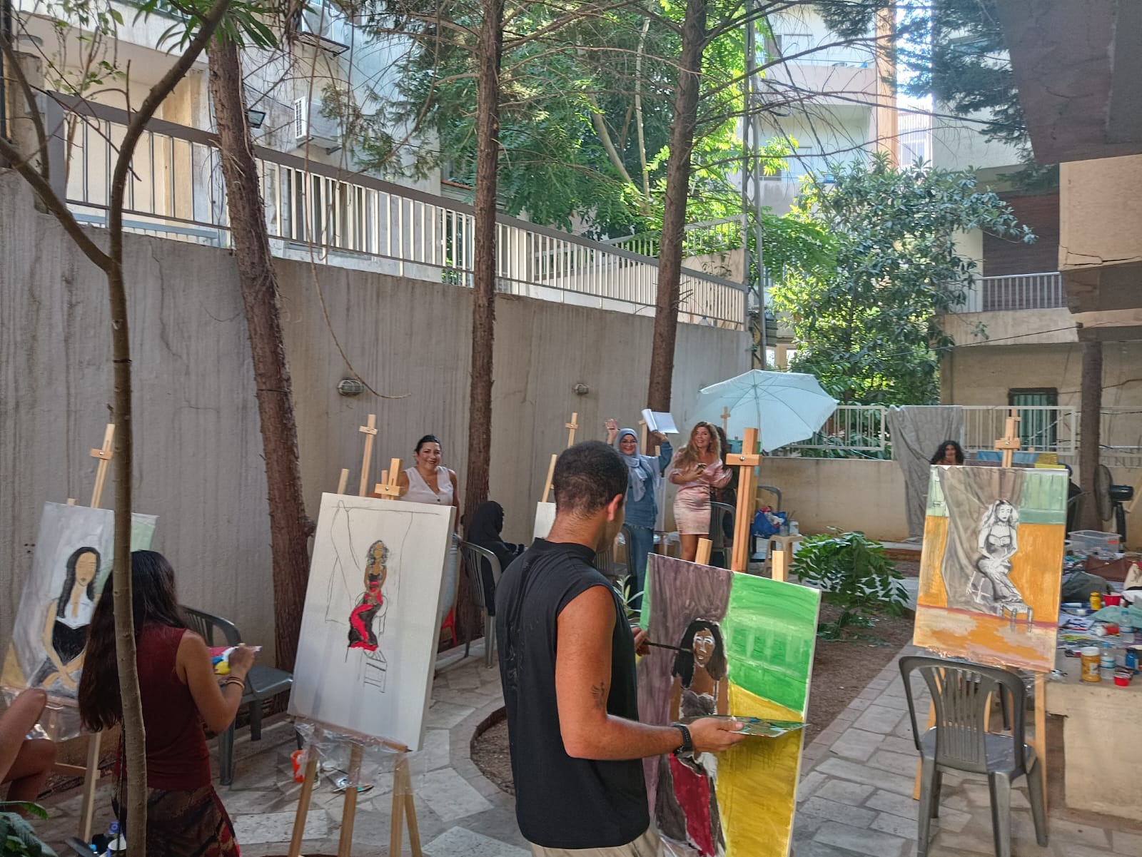 رسم بورتريه مباشر في محترف بسكال مسعود ضمن حملة #BeirutArtDays 