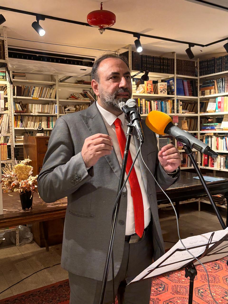 الشاعر مارون الماحولي 