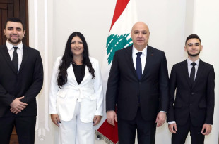 الفنانة التشكيلية بسكال مسعود تزور فخامة رئيس الجمهورية اللبنانية وتطلق مبادرتها "الإبداع مسؤولية