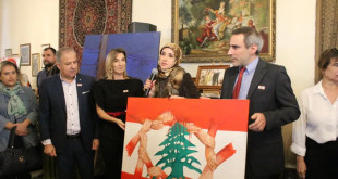 التشكيلية يسرى حبحاب في قصر كنعان