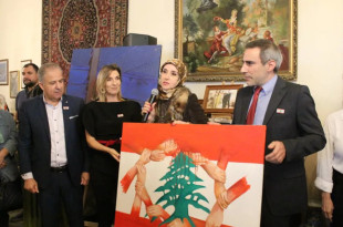 التشكيلية يسرى حبحاب في قصر كنعان