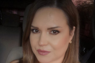 الشاعرة هنادي حجازي