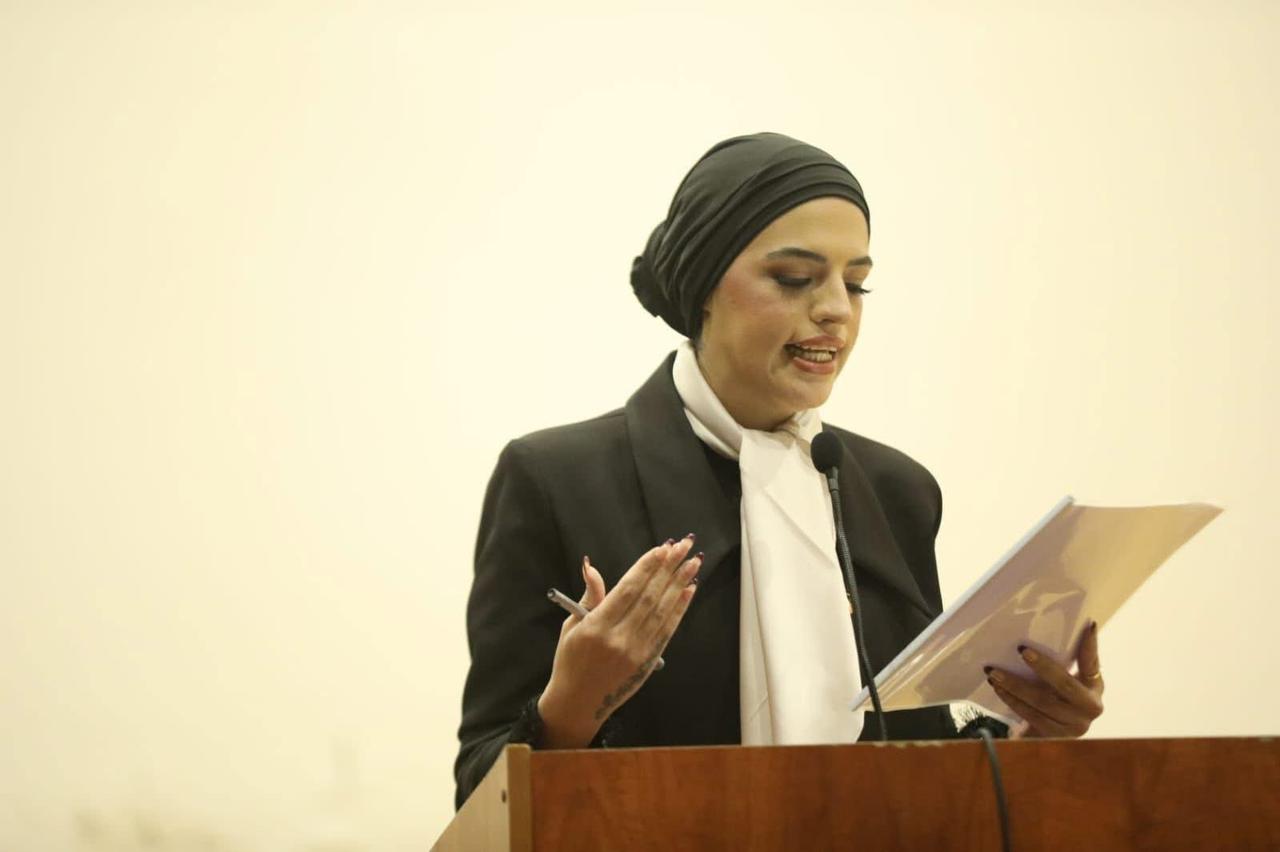 الكاتبة ملاك درويش 