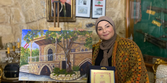 التشكيلية فدوى حمدان في بيت الإستقلال بشامون