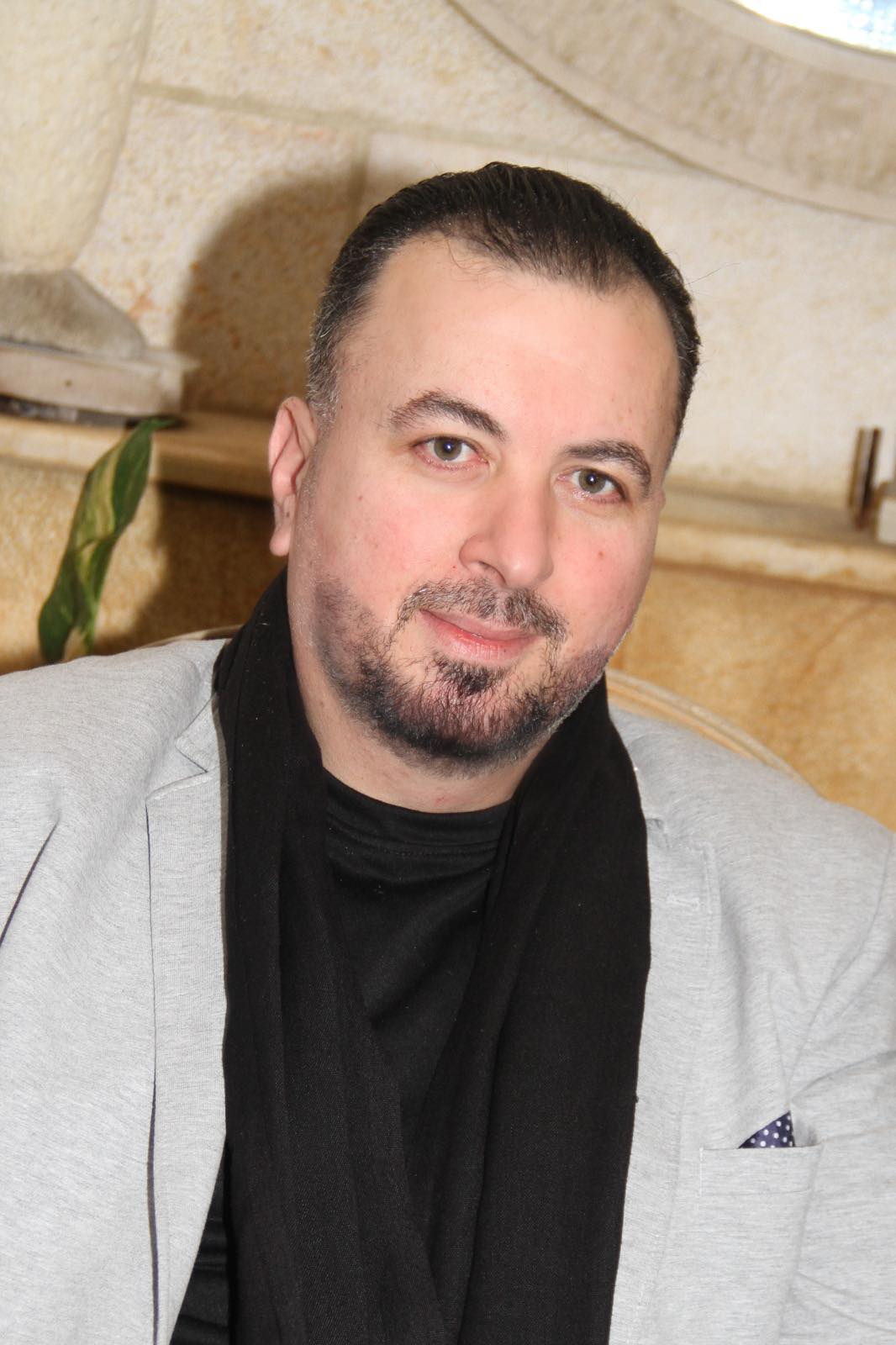 رئيس ملتقى الألوان الشاعر محمد علوش 