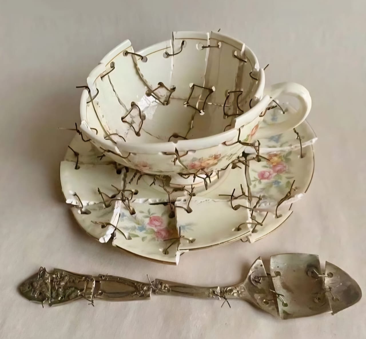 "فندق الحرب" للكاتبة فاتيما زهرة الماء 