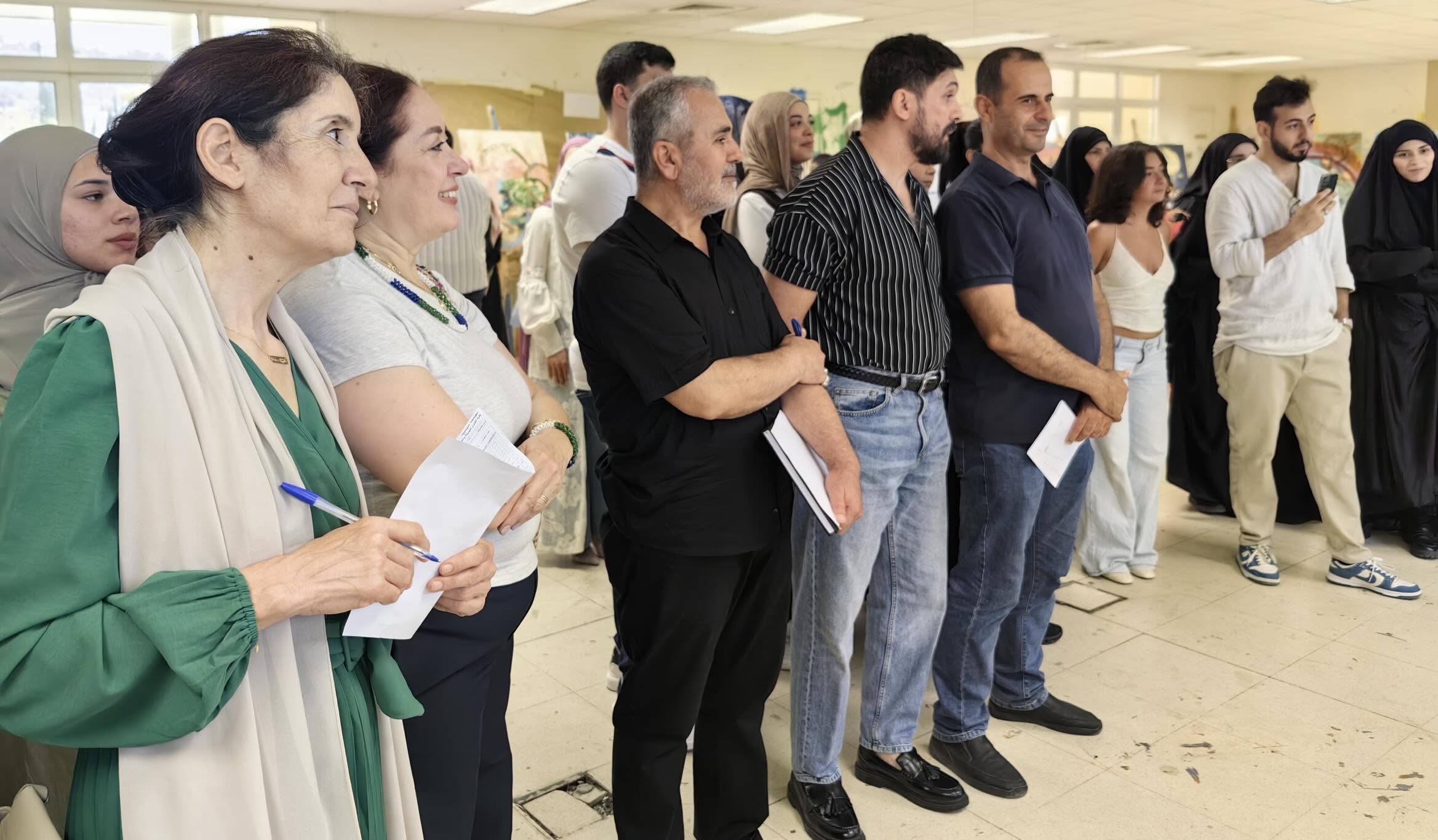  الفنانة التشكيلية الشابة بتول عاشور 