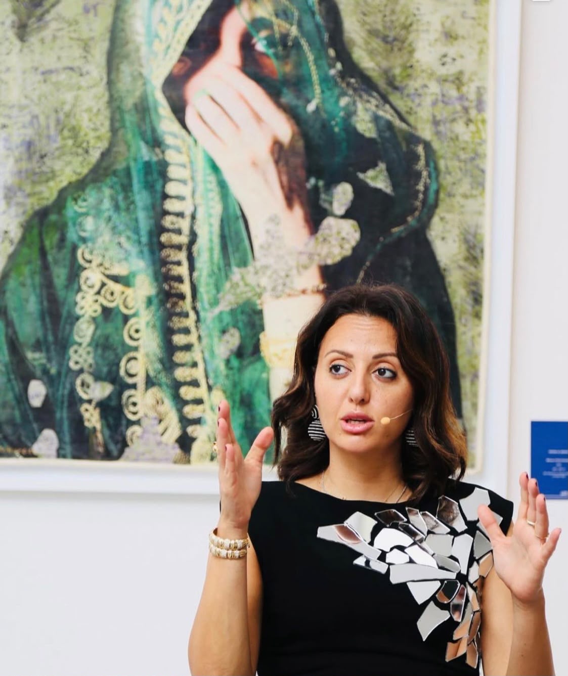 الفنانة التشكيلية السعودية فاطمة النمر