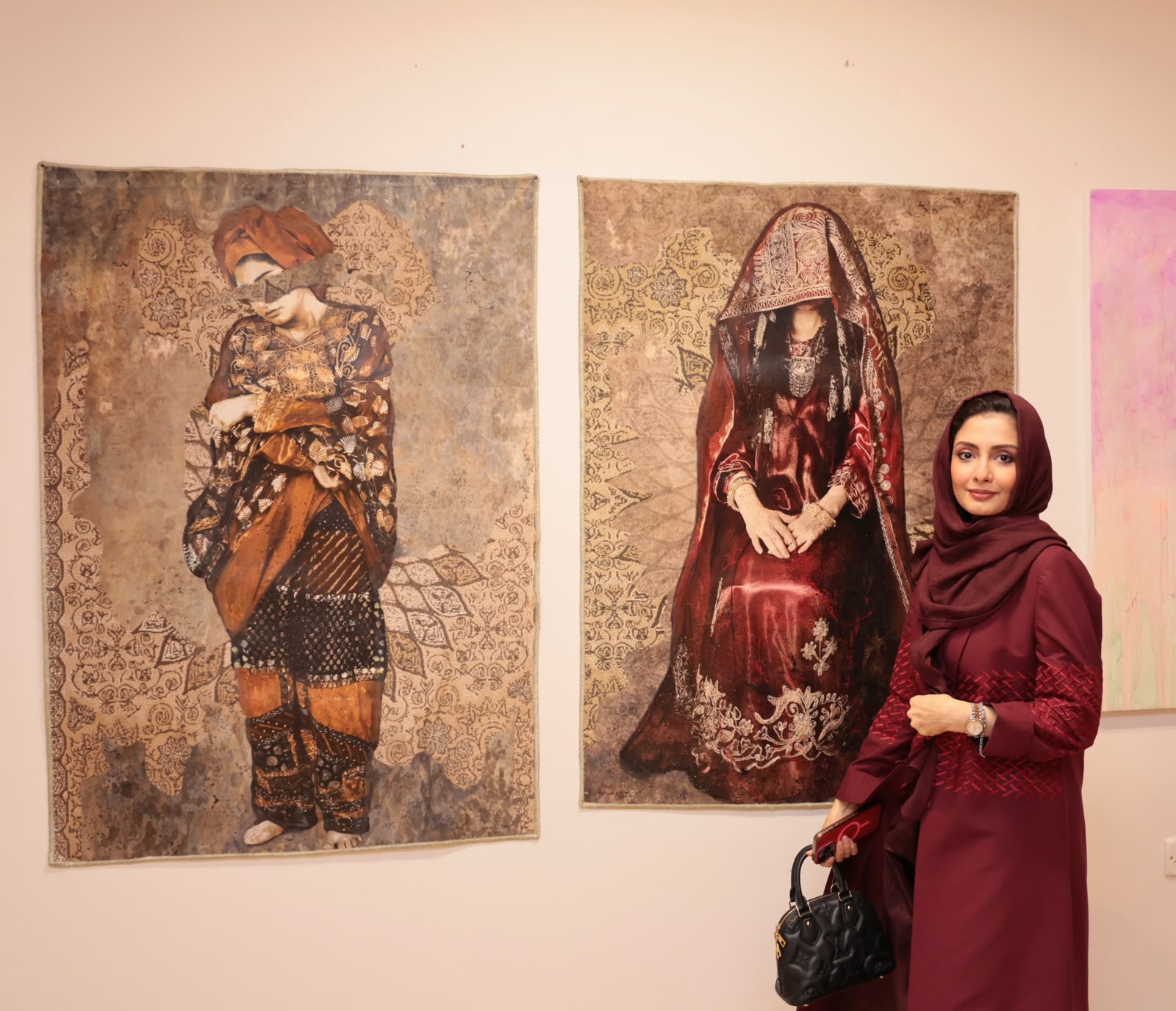 الفنانة التشكيلية السعودية فاطمة النمر