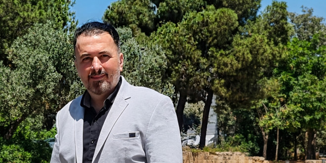 الفنان محمد عفيف علوش