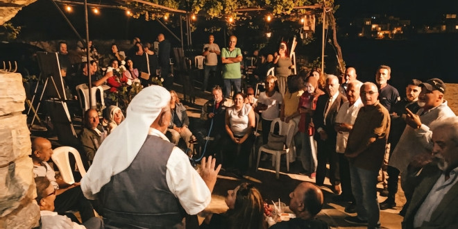 في بشتليدا العريقة.. منزل أدونيس الجبيلي يجمع الفن والثقافة على مائدة المحبة