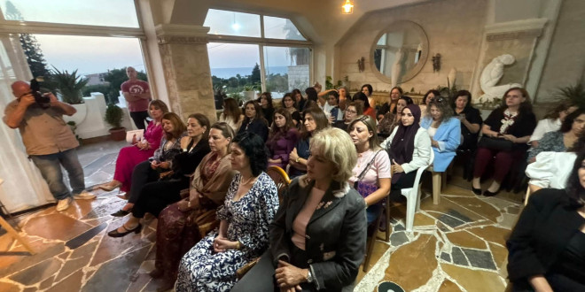 ملتقى الألوان الفني يشارك في لقاء «سيدات في حضرة الأثر» في متحف عزت مزهر