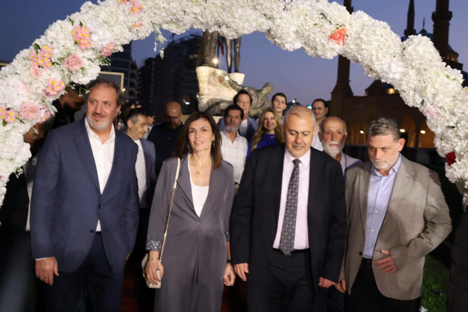 محمد العاصي، المجلس الثقافي الإنمائي لمدينة بيروت، مهرجان يوم الدول، يوم الدول، ساحة الشهداء، وزير الإعلام بول مرقص، جمعية جوائز بيروت الذهبية، محمد حلواني، بيروت، فعاليات ثقافية في بيروت، فعاليات اجتماعية في بيروت، سفارات الدول، الثقافة في بيروت